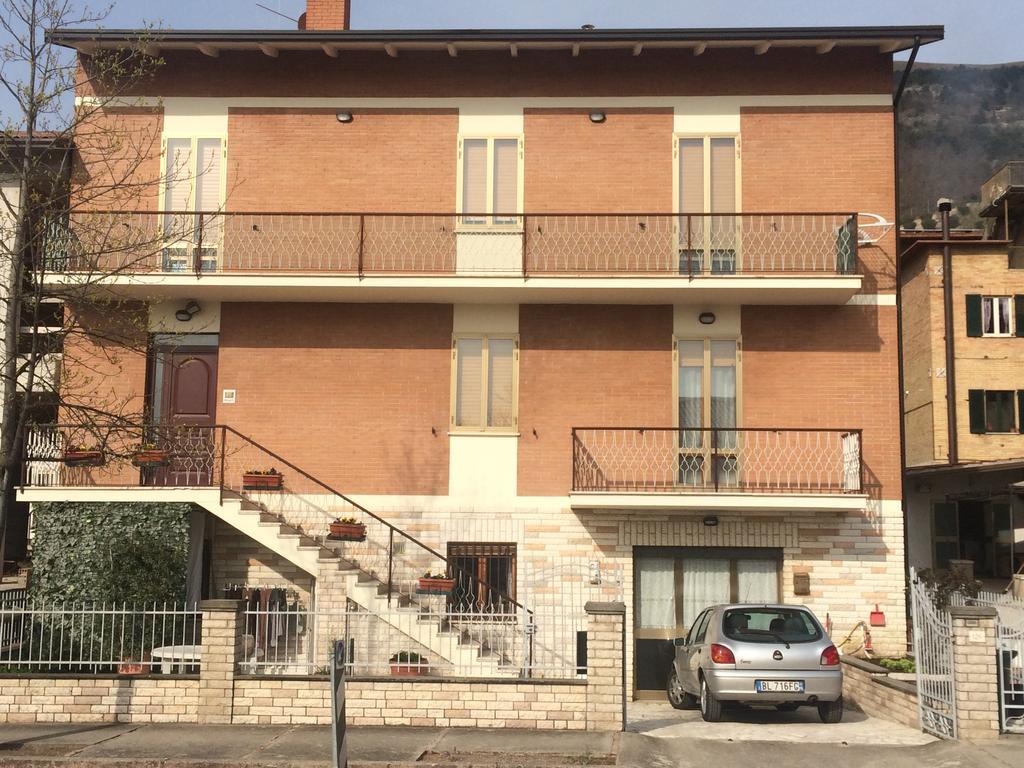 Апартаменты La Signora Dei Fiori Губбио Экстерьер фото