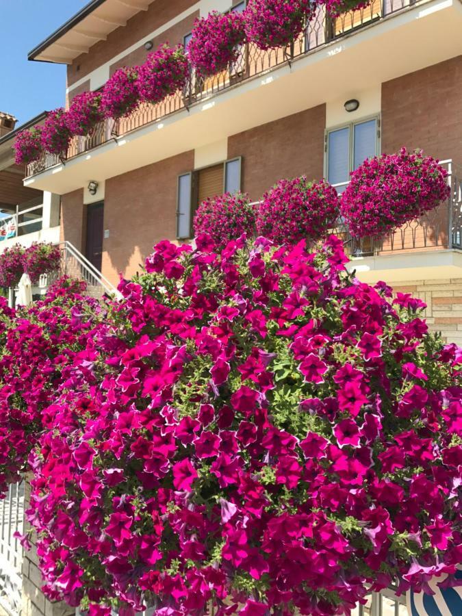 Апартаменты La Signora Dei Fiori Губбио Экстерьер фото